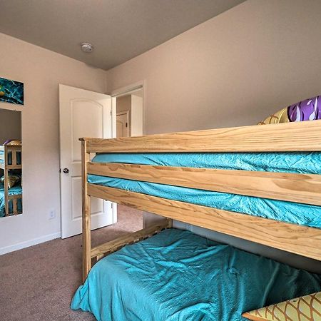 Modern Coastal Condo With Patio 1 Mi To Beaches! Carolina Beach Eksteriør billede