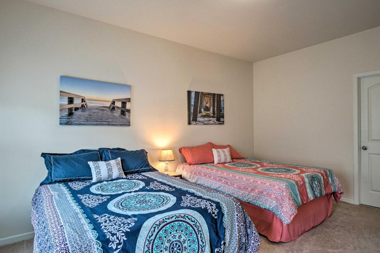 Modern Coastal Condo With Patio 1 Mi To Beaches! Carolina Beach Eksteriør billede