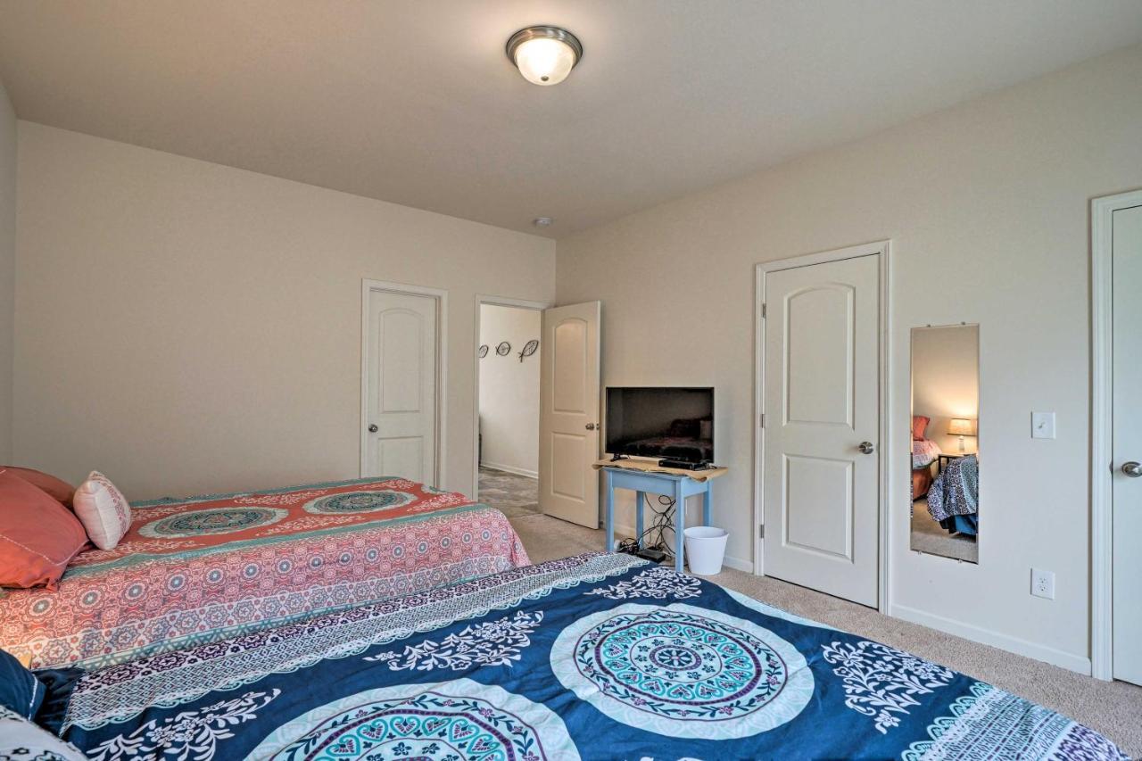 Modern Coastal Condo With Patio 1 Mi To Beaches! Carolina Beach Eksteriør billede