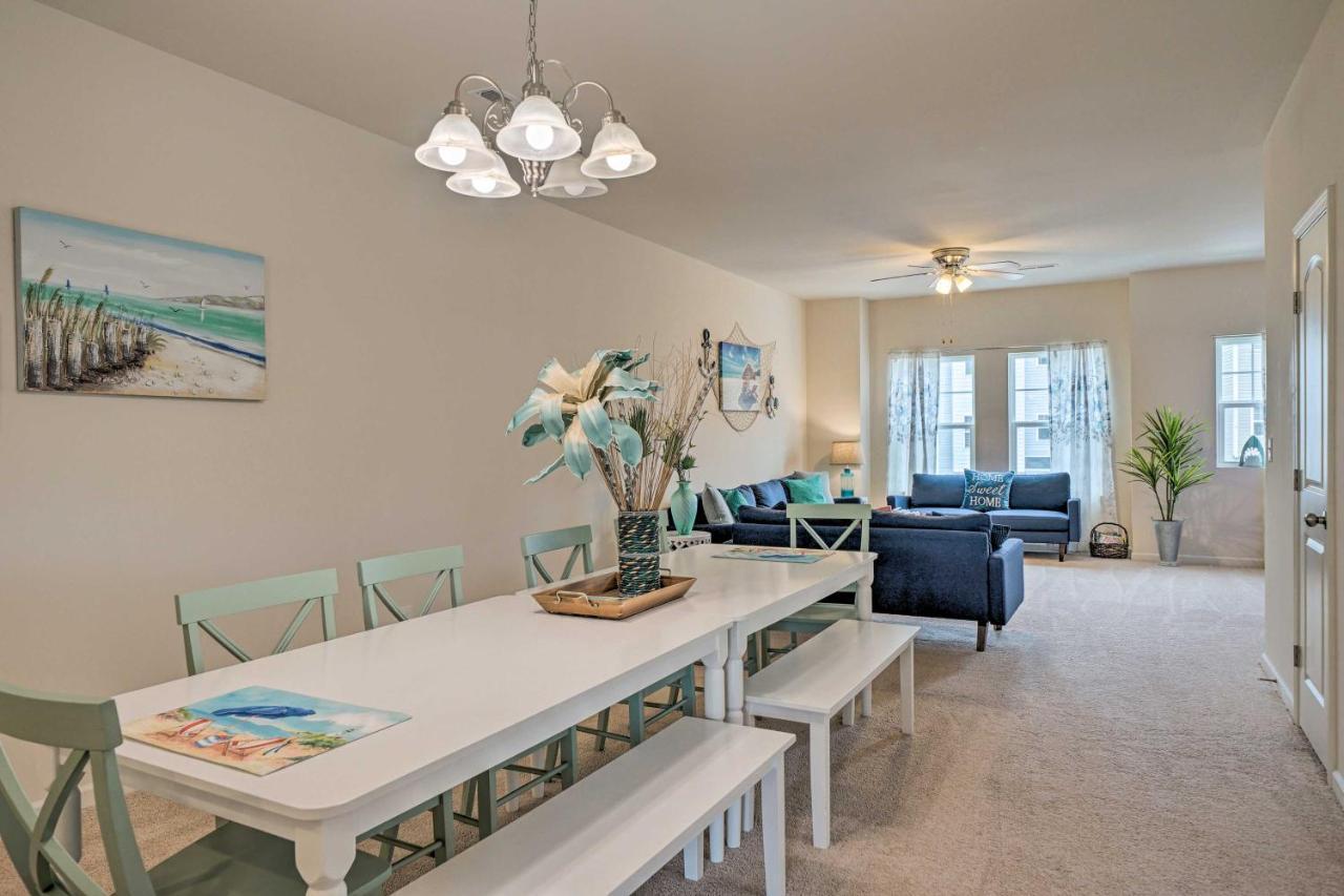 Modern Coastal Condo With Patio 1 Mi To Beaches! Carolina Beach Eksteriør billede