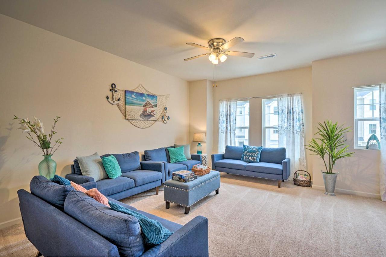 Modern Coastal Condo With Patio 1 Mi To Beaches! Carolina Beach Eksteriør billede